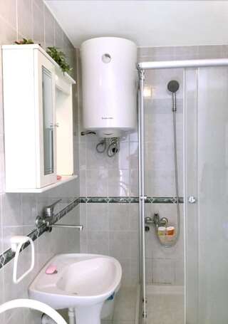 Гостевой дом Guest House Russian Home Тиват Двухместный номер с 2 отдельными кроватями и видом на море-2